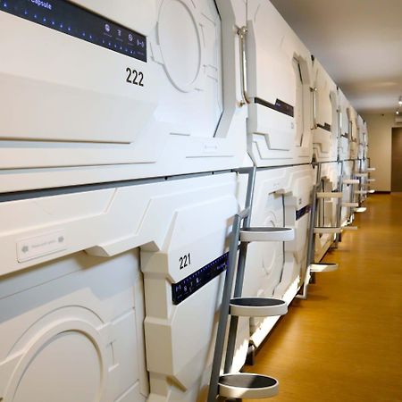 Whiz Capsule Hotel Thamrin Τζακάρτα Εξωτερικό φωτογραφία